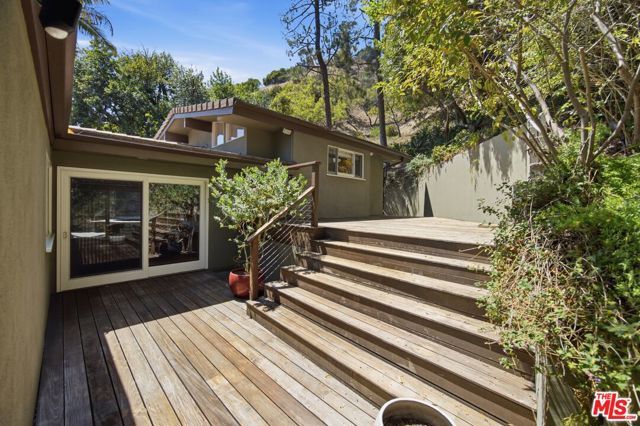 2065 Outpost Drive, Los Angeles, CA 90068