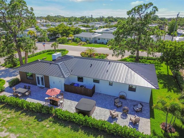 301 AURORA STREET E, Venice, FL 34285