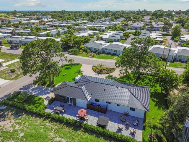 301 AURORA STREET E, Venice, FL 34285