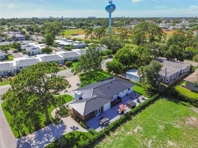 301 AURORA STREET E, Venice, FL 34285