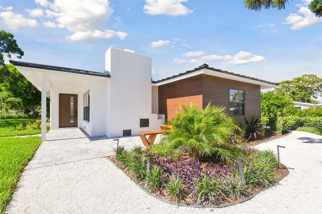 301 AURORA STREET E, Venice, FL 34285