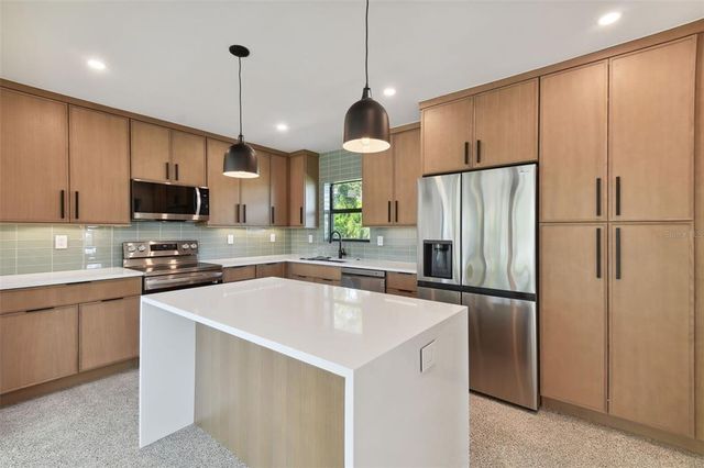 301 AURORA STREET E, Venice, FL 34285