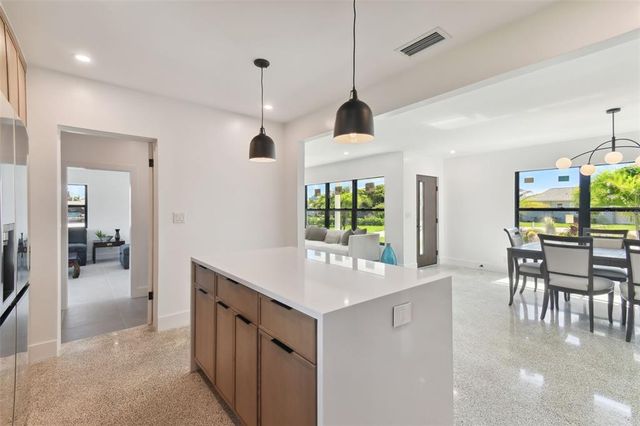 301 AURORA STREET E, Venice, FL 34285