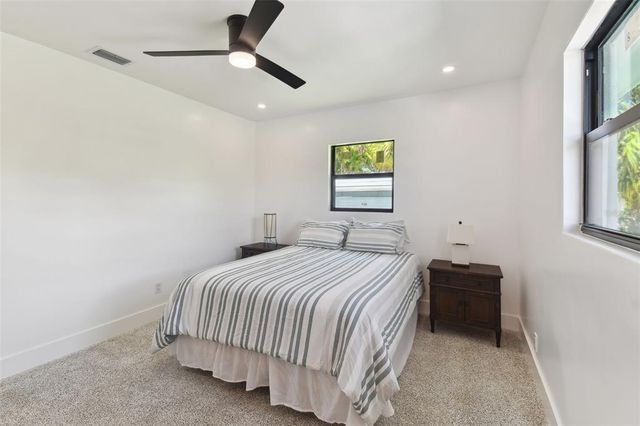 301 AURORA STREET E, Venice, FL 34285
