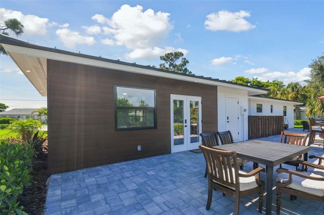 301 AURORA STREET E, Venice, FL 34285