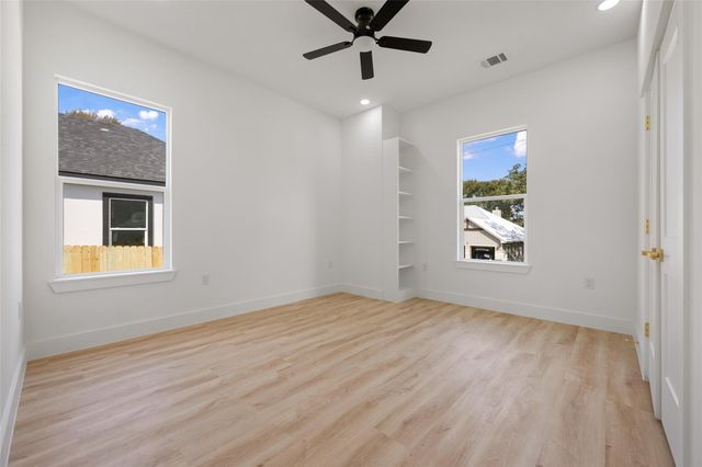 125 Hilea CT, Bastrop, TX 78602