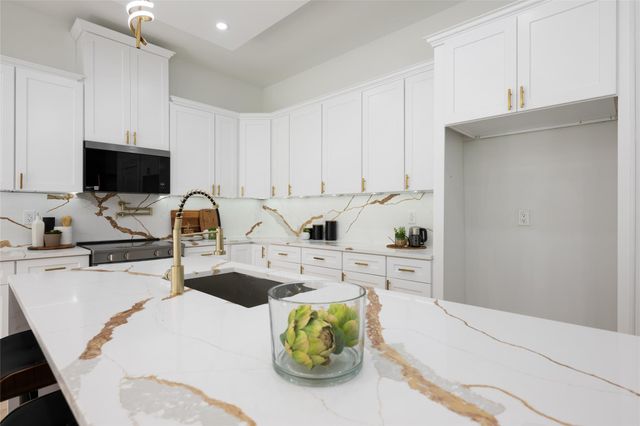 125 Hilea CT, Bastrop, TX 78602