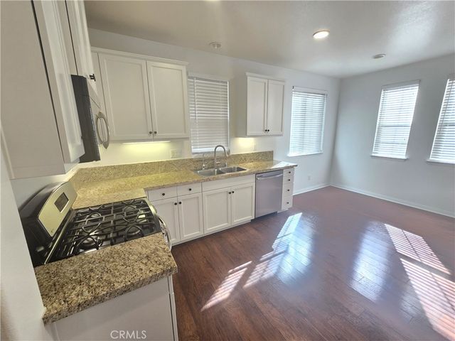 230 W Sparkleberry Avenue, Orange, CA 92865