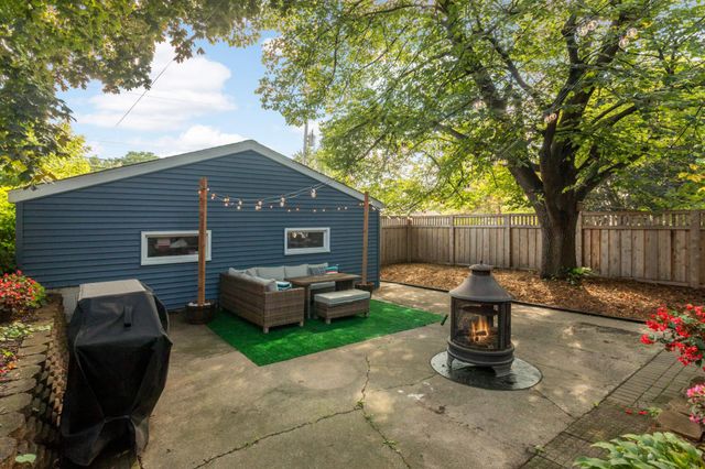 3331 Parkview Boulevard, Robbinsdale, MN 55422