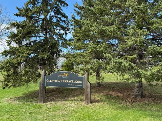 3331 Parkview Boulevard, Robbinsdale, MN 55422