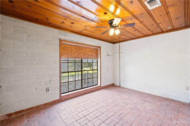 700 N East Street, Rio Grande City, TX 78582