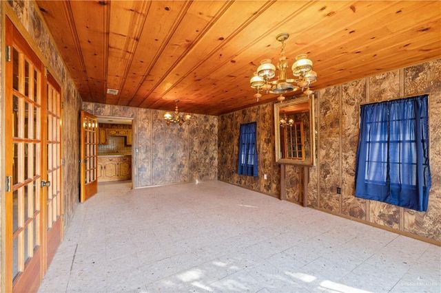 700 N East Street, Rio Grande City, TX 78582