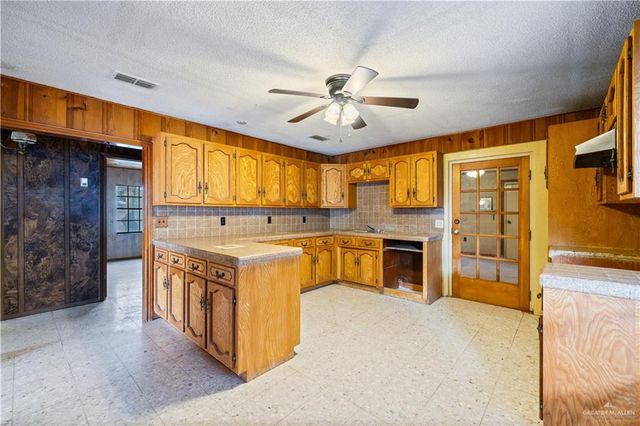 700 N East Street, Rio Grande City, TX 78582