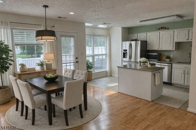 120 Columbus Dr, Franklin Twp., NJ 08823