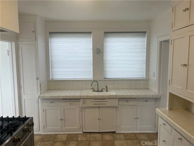 4429 Victoria Park Drive, Los Angeles, CA 90019