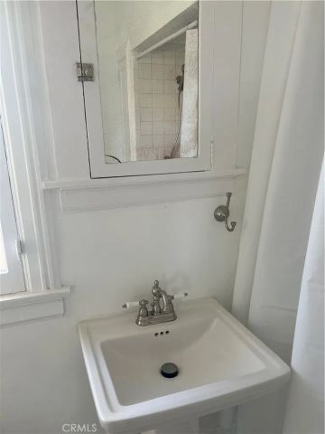 4429 Victoria Park Drive, Los Angeles, CA 90019