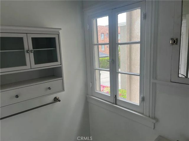 4429 Victoria Park Drive, Los Angeles, CA 90019