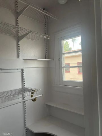 4429 Victoria Park Drive, Los Angeles, CA 90019