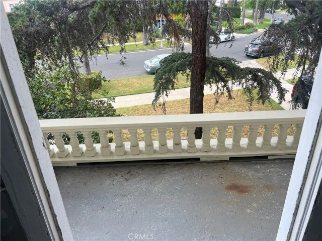 4429 Victoria Park Drive, Los Angeles, CA 90019