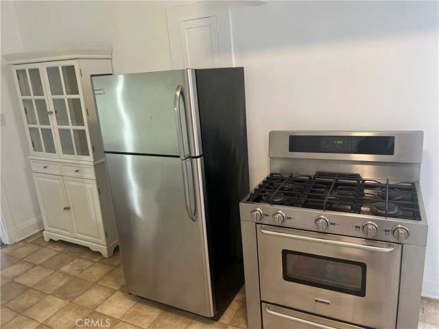 4429 Victoria Park Drive, Los Angeles, CA 90019