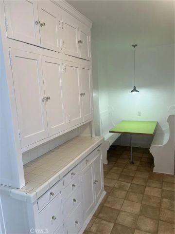 4429 Victoria Park Drive, Los Angeles, CA 90019