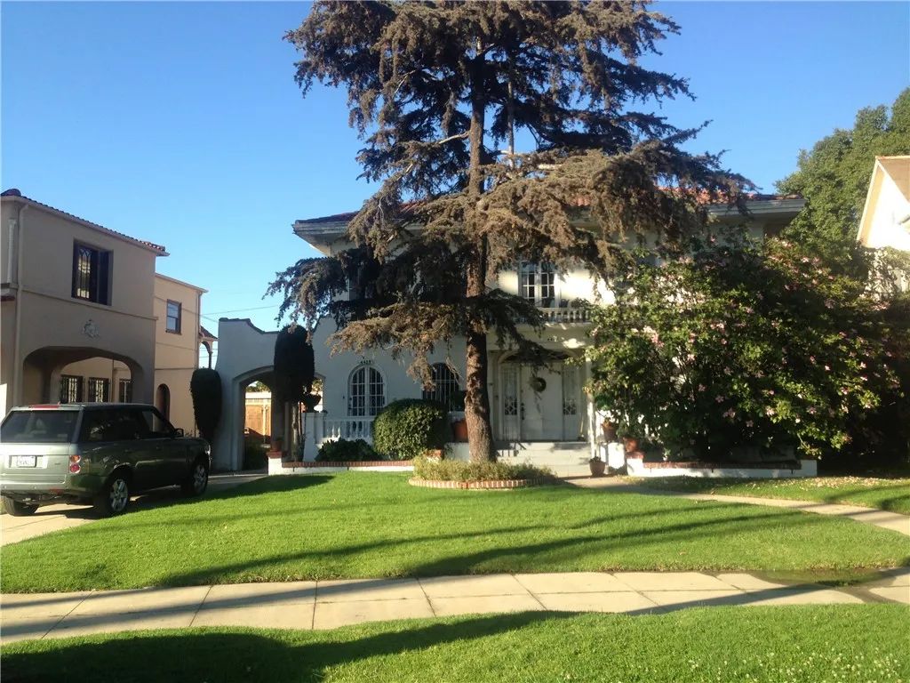 4429 Victoria Park Drive, Los Angeles, CA 90019