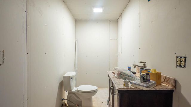 18180 Us 160, Alton, MO 65606