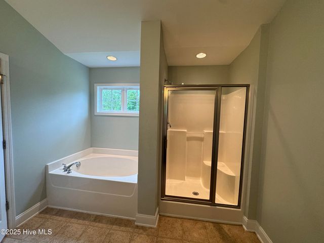 427 Wolfe Lane, Hubert, NC 28539