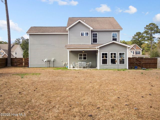 427 Wolfe Lane, Hubert, NC 28539