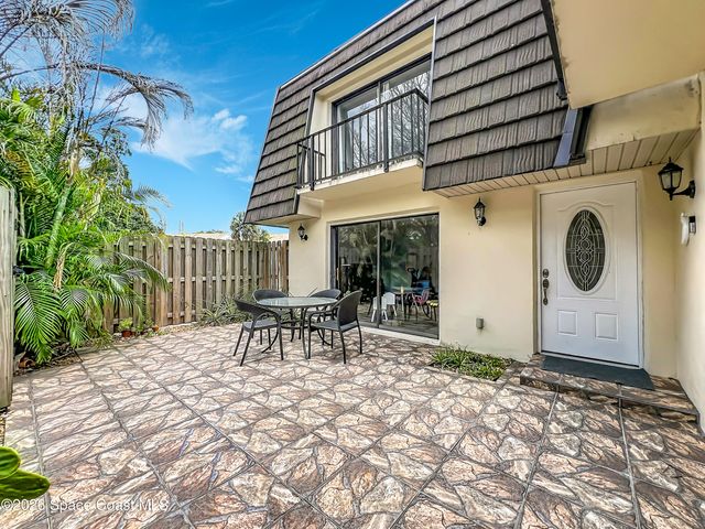 3913 Vista Oaks Circle NE, Palm Bay, FL 32905