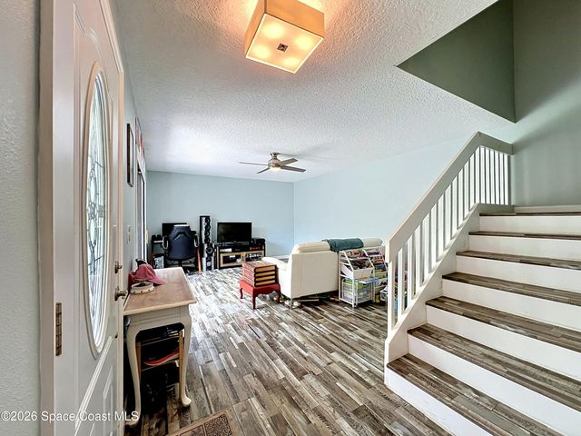 3913 Vista Oaks Circle NE, Palm Bay, FL 32905
