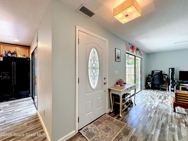 3913 Vista Oaks Circle NE, Palm Bay, FL 32905