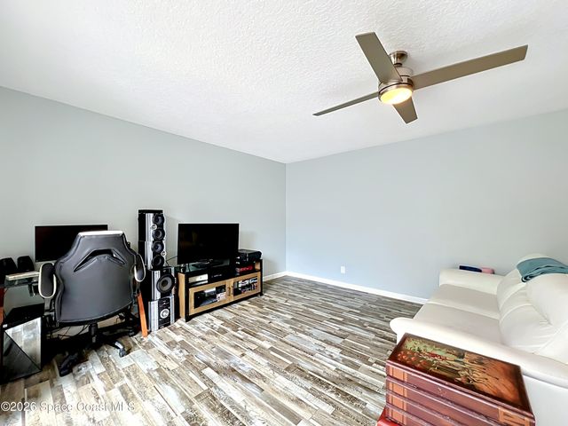 3913 Vista Oaks Circle NE, Palm Bay, FL 32905