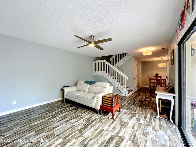 3913 Vista Oaks Circle NE, Palm Bay, FL 32905