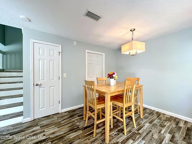 3913 Vista Oaks Circle NE, Palm Bay, FL 32905