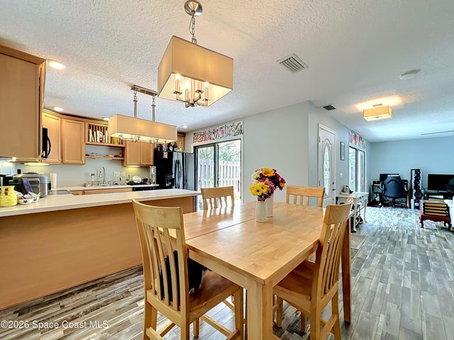 3913 Vista Oaks Circle NE, Palm Bay, FL 32905