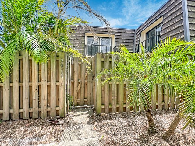 3913 Vista Oaks Circle NE, Palm Bay, FL 32905
