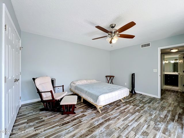 3913 Vista Oaks Circle NE, Palm Bay, FL 32905