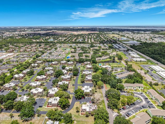 3913 Vista Oaks Circle NE, Palm Bay, FL 32905