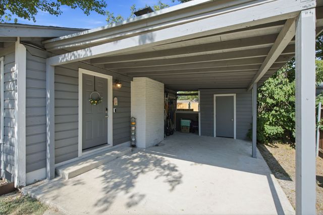 1001 N Carroll Boulevard, Denton, TX 76201
