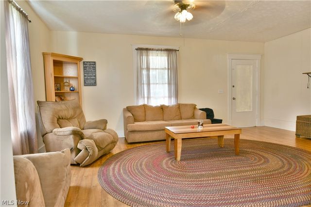 23 Hartzell Avenue, Niles, OH 44446