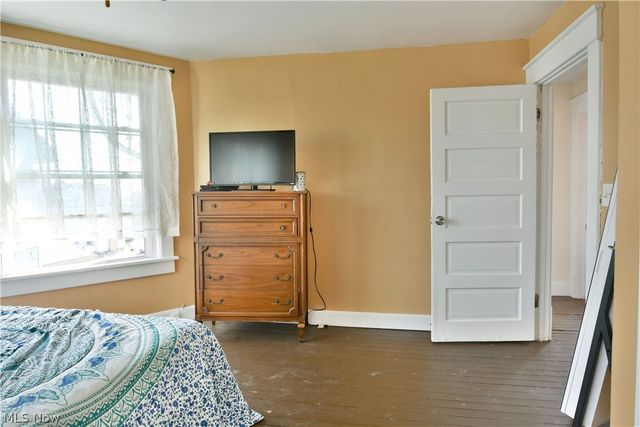 23 Hartzell Avenue, Niles, OH 44446