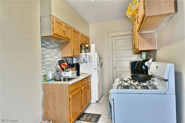 23 Hartzell Avenue, Niles, OH 44446