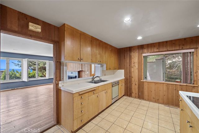 459 Hilledge Drive, Laguna Beach, CA 92651