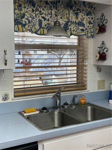 5389 S Bob White Drive, Homosassa, FL 34446