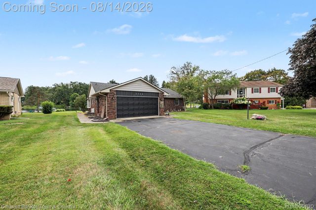 5134 Red Fox Drive, Brighton Township, MI 48114