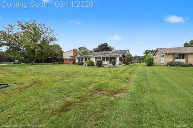 5134 Red Fox Drive, Brighton Township, MI 48114