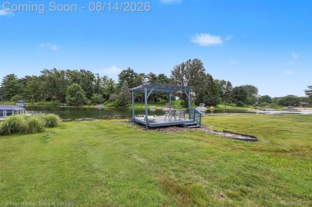 5134 Red Fox Drive, Brighton Township, MI 48114