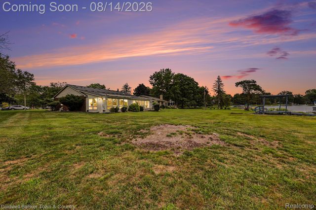 5134 Red Fox Drive, Brighton Township, MI 48114