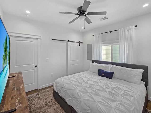 1035 Victoria Lane, Gilchrist, TX 77617